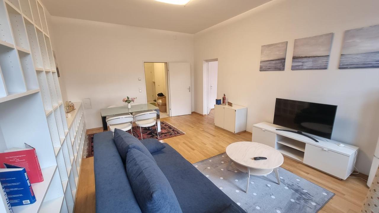וינה Sunny Apartment Next To Metro 1Br מראה חיצוני תמונה